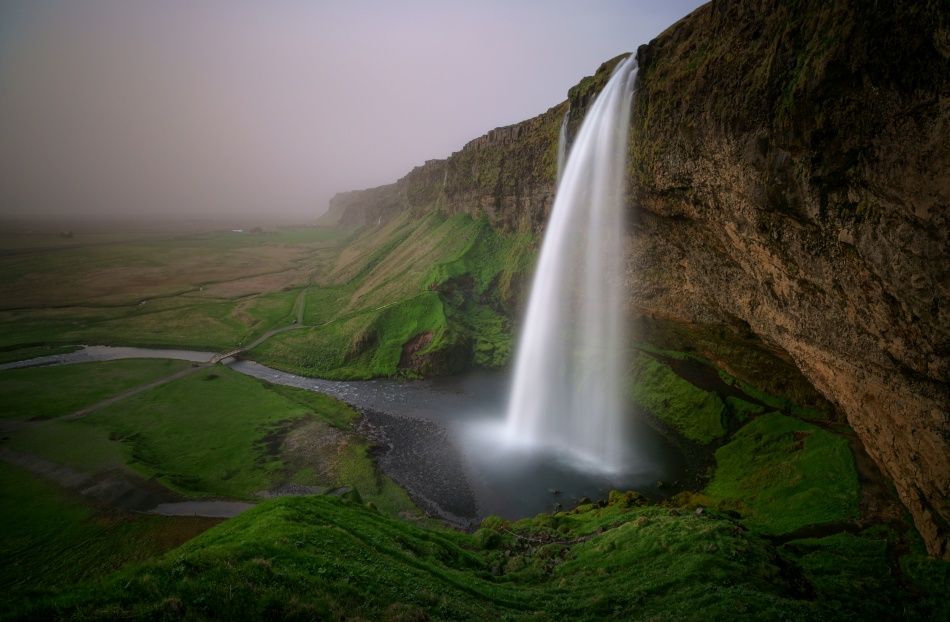 ... with ash from the volcano von Raymond Hoffmann