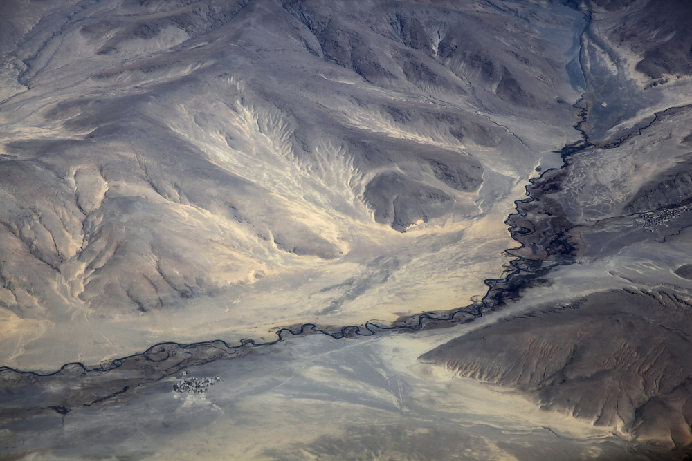 Aerial View of the River on Tibet Plateau von Raymond Ren Rong Liu