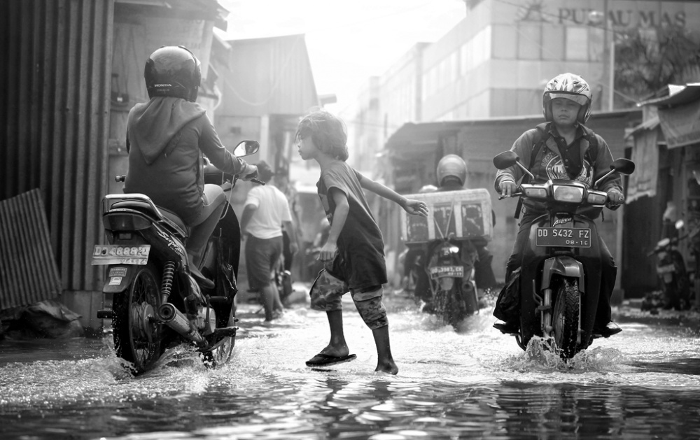 playing on the water von Reskiyanto Syam