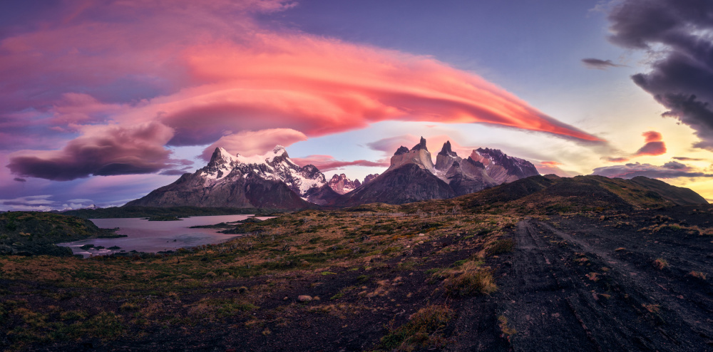 Sunrise in Patagonia von Ricardo Gayan