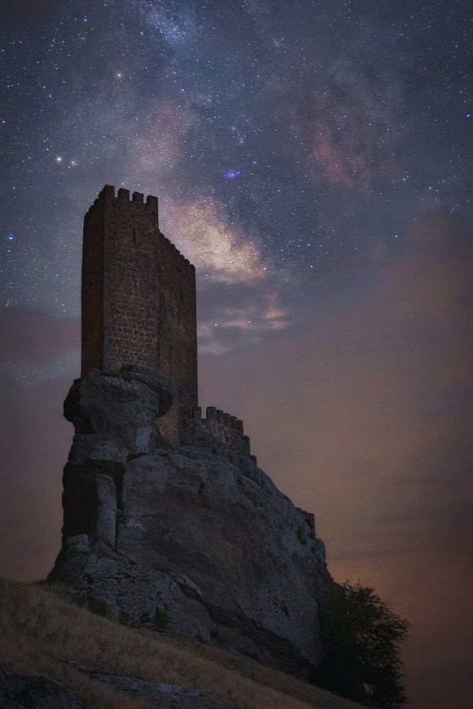 Semi-skimmed milky way over the castle von Ricardo Rodriguez R.