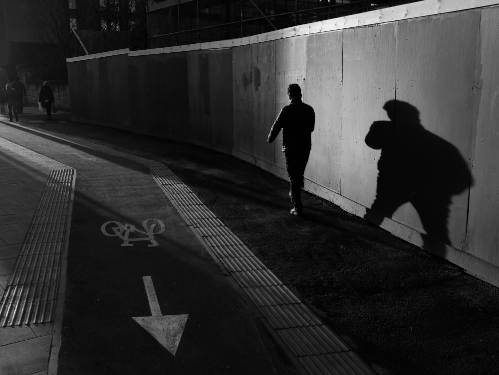 Shadow walk von Robert Beliczay