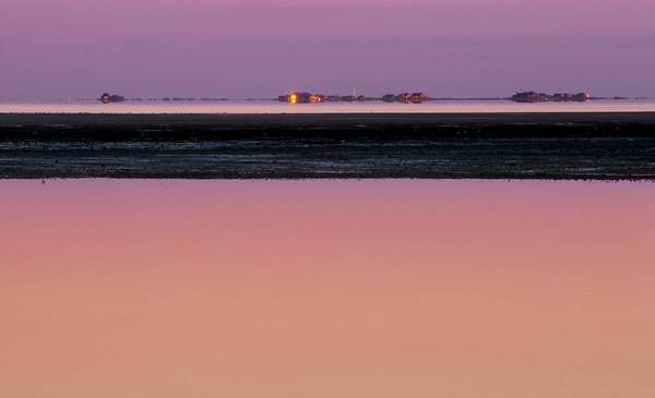 Blick auf die Hallig Inseln im Abendlicht von Robert Kalb