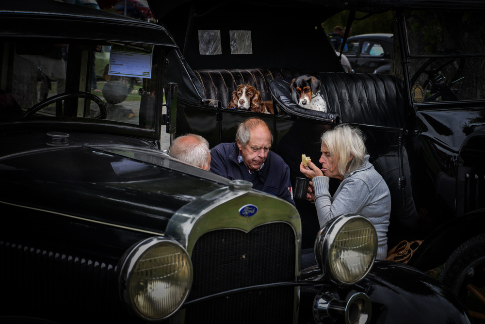 snack between oldsmobiles von robert semnic