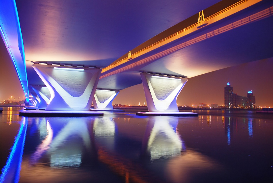 Al Garhoud Bridge, Night von Robert Work