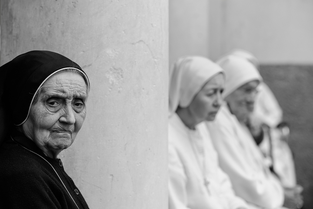 sisters von Roberto Marini