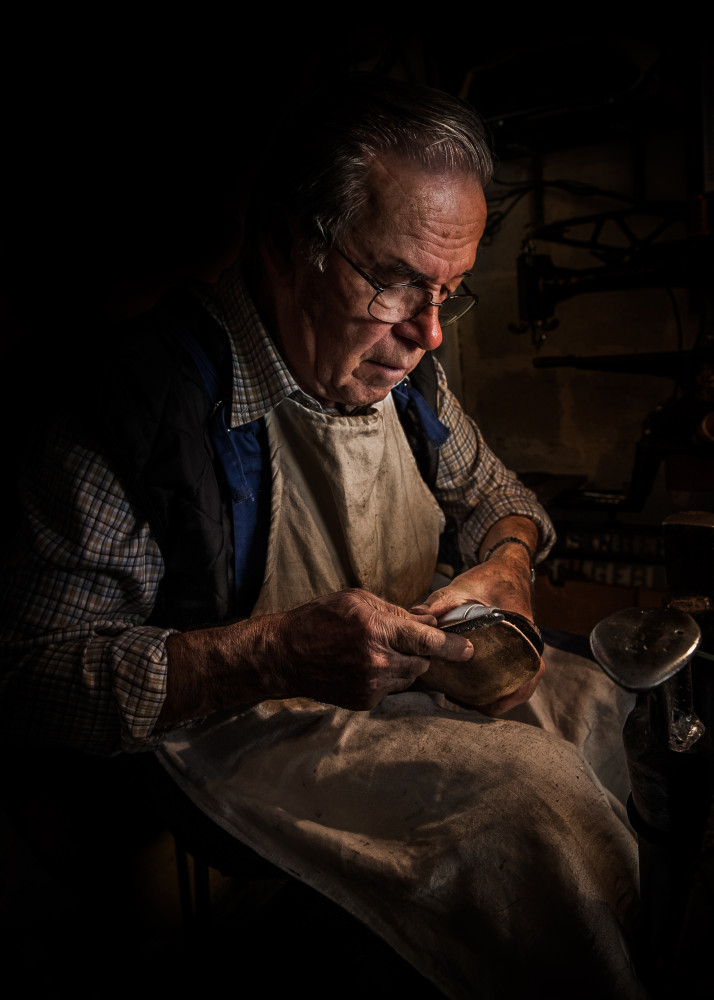 The old shoemaker von Roberto Rampinelli