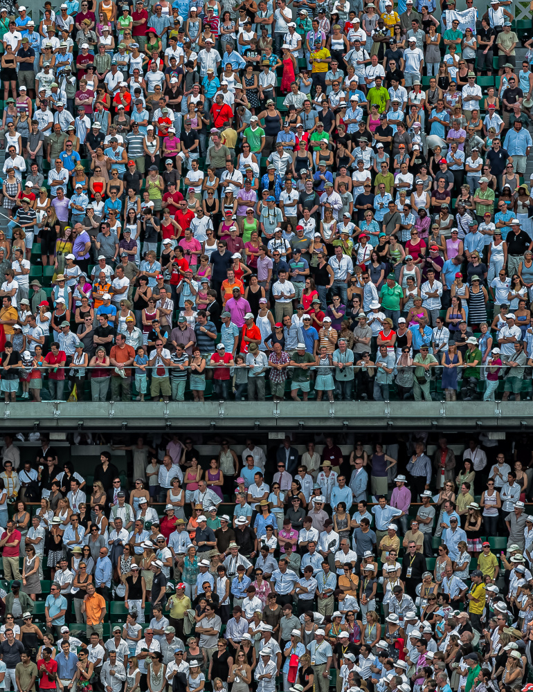 The crowd von Rodrigo Marin