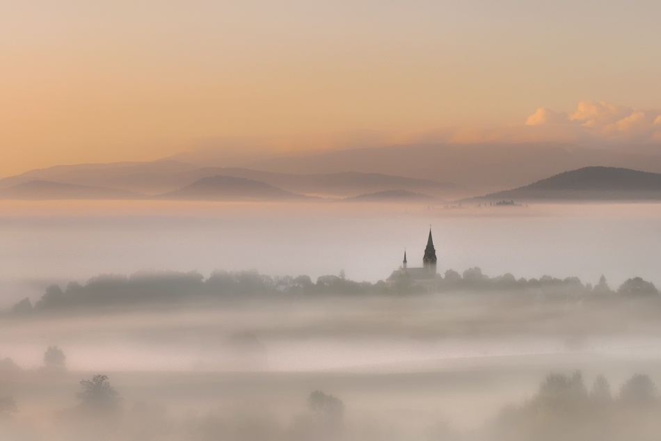 dawn in the Bieszczady von Roman Lipinski © czeladnik