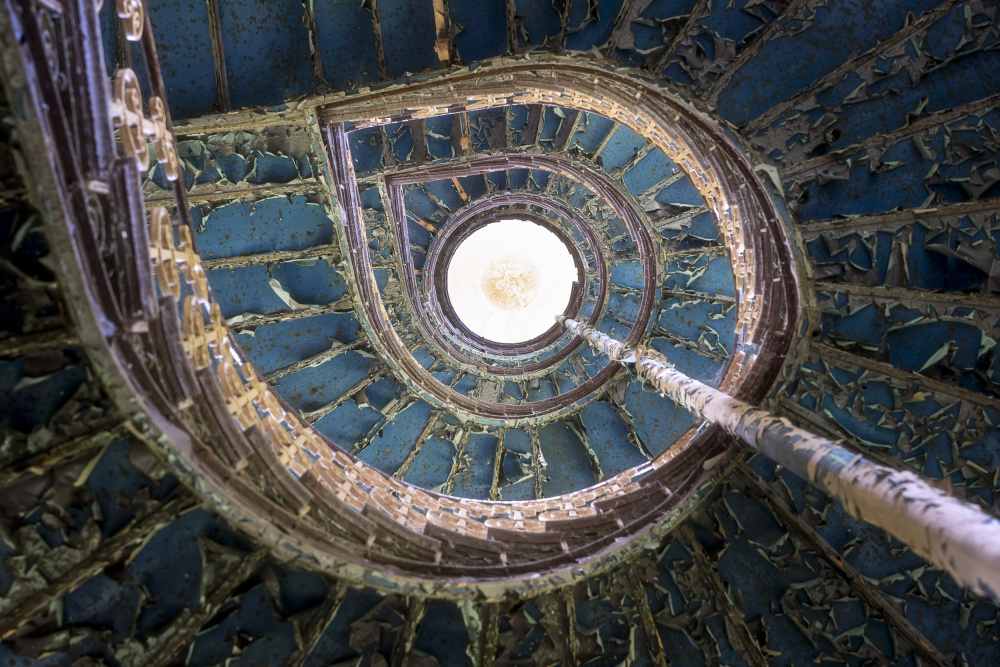 Blue Staircase von Roman Robroek