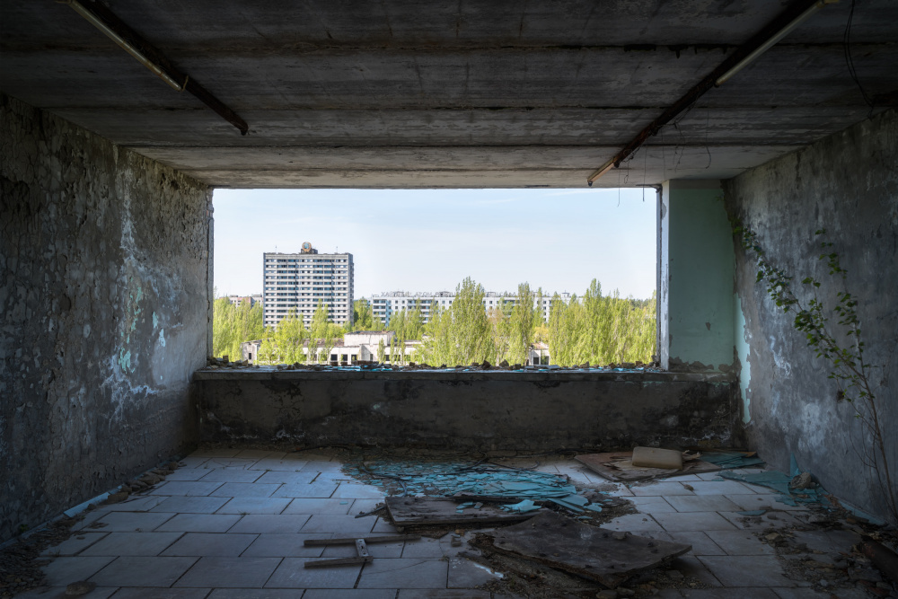 View at Pripyat in Chernobyl von Roman Robroek