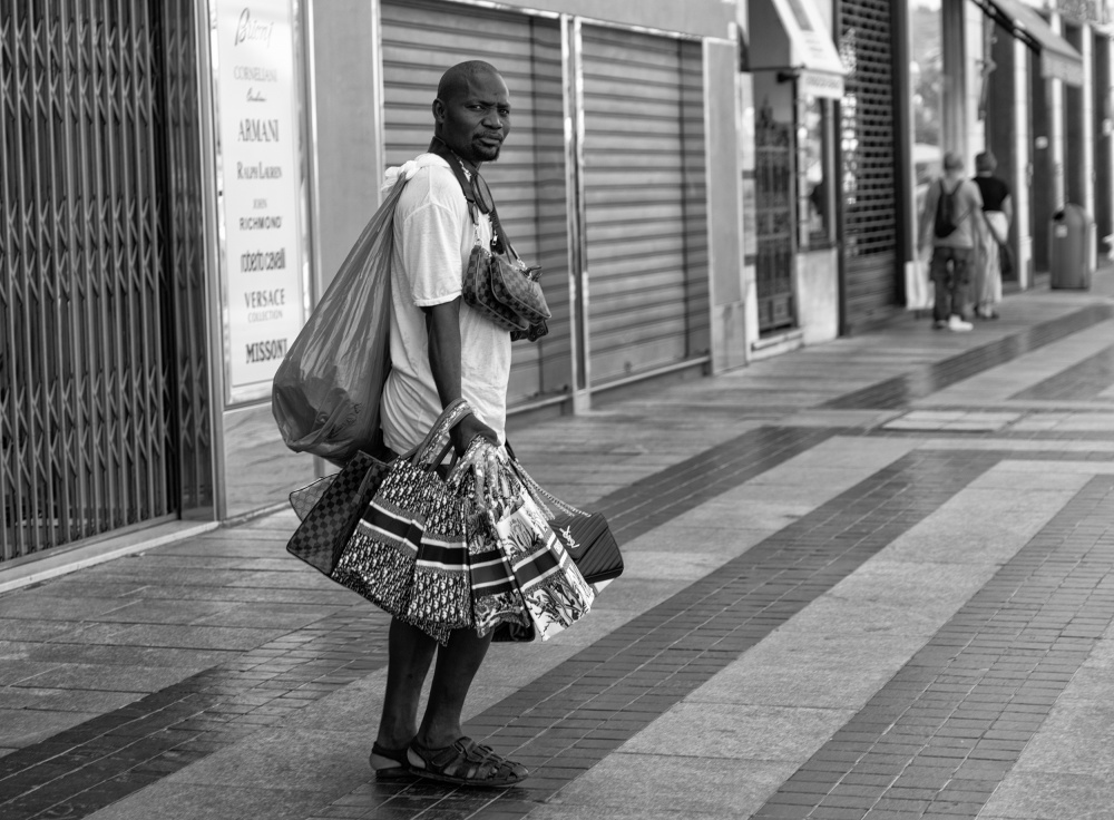 Street Peddler von Ron Trimarchi