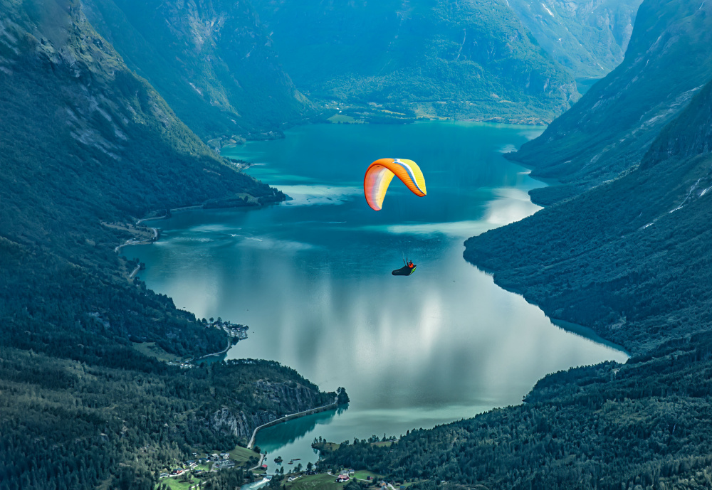 Fjord glider von Ron Wang