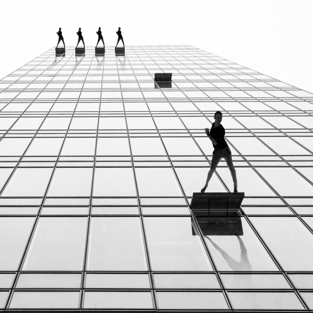 dancers on the skyscraper von Roswitha Schleicher-Schwarz