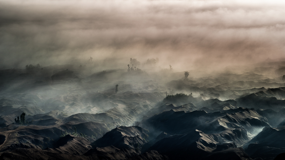 Land of Fog von Rudi Gunawan