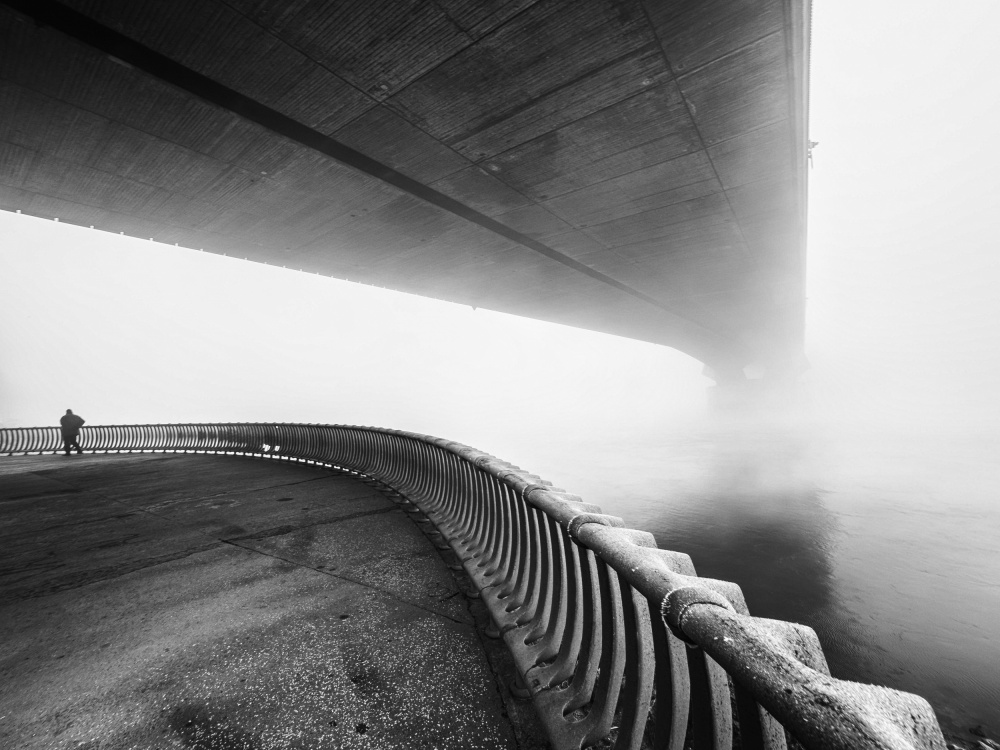 People and bridge von Rudolf Baranovic