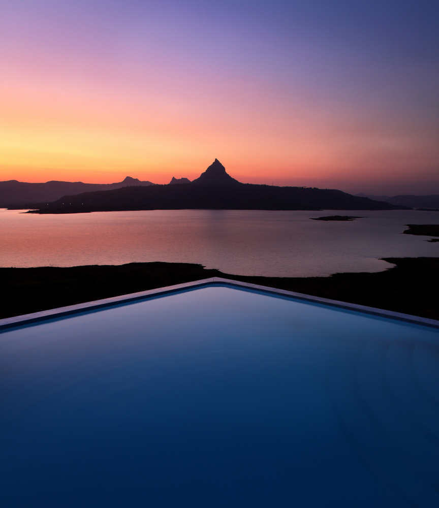 Lake beyond the pool, Pawna, Maharashtra von Rudra Sen