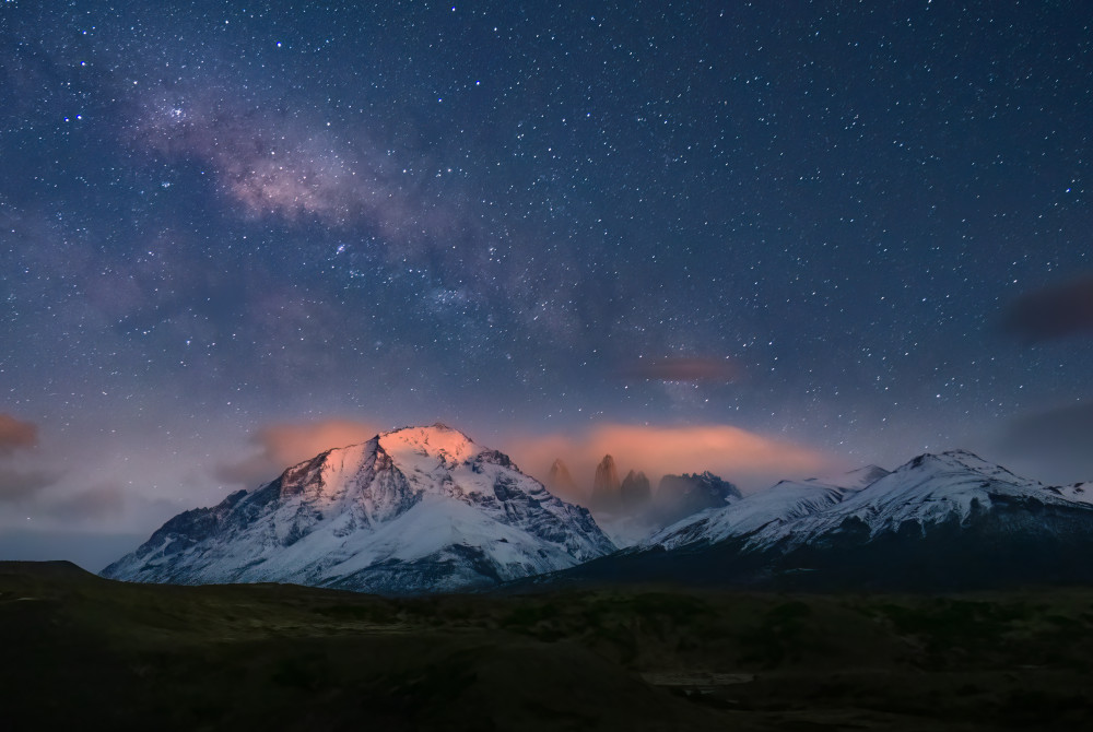 Touch of Moon Light von Ruiqing P.