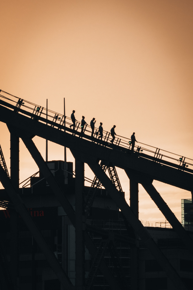 Under the bridge von Ruochen Shen