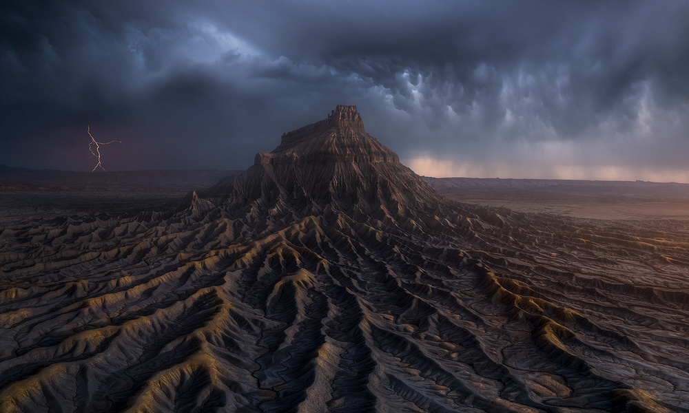 Fortress of Erosion von Ryan Dyar