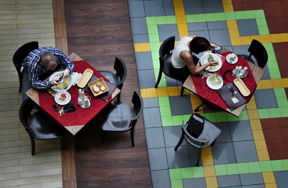 Lunch with facebook friends von Samanta Krivec