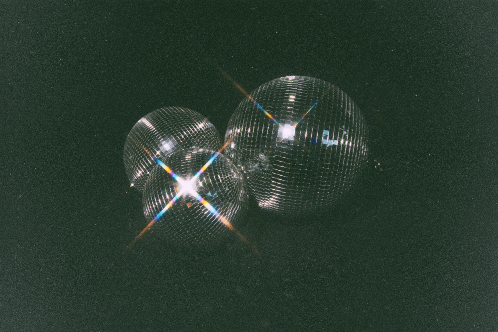 Disco Ball Trio von Samantha Hearn