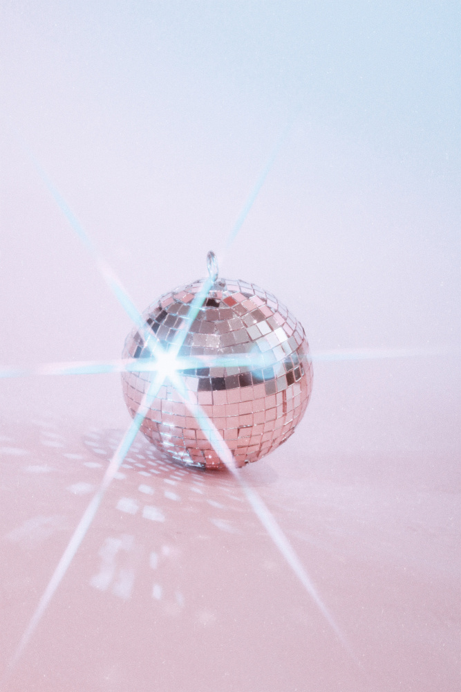 Tiny Disco Ball von Samantha Hearn