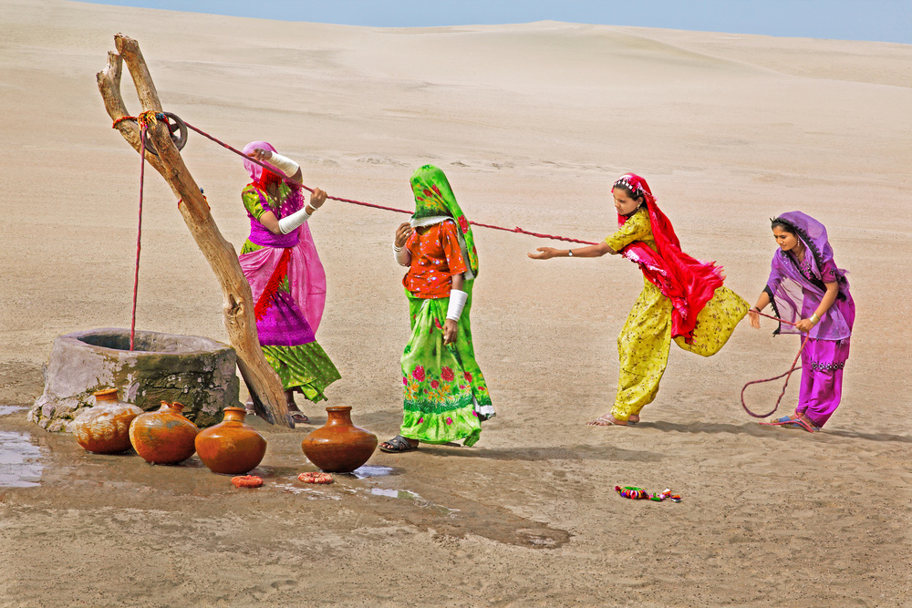 To fetch a pail of water von Sami ur Rahman