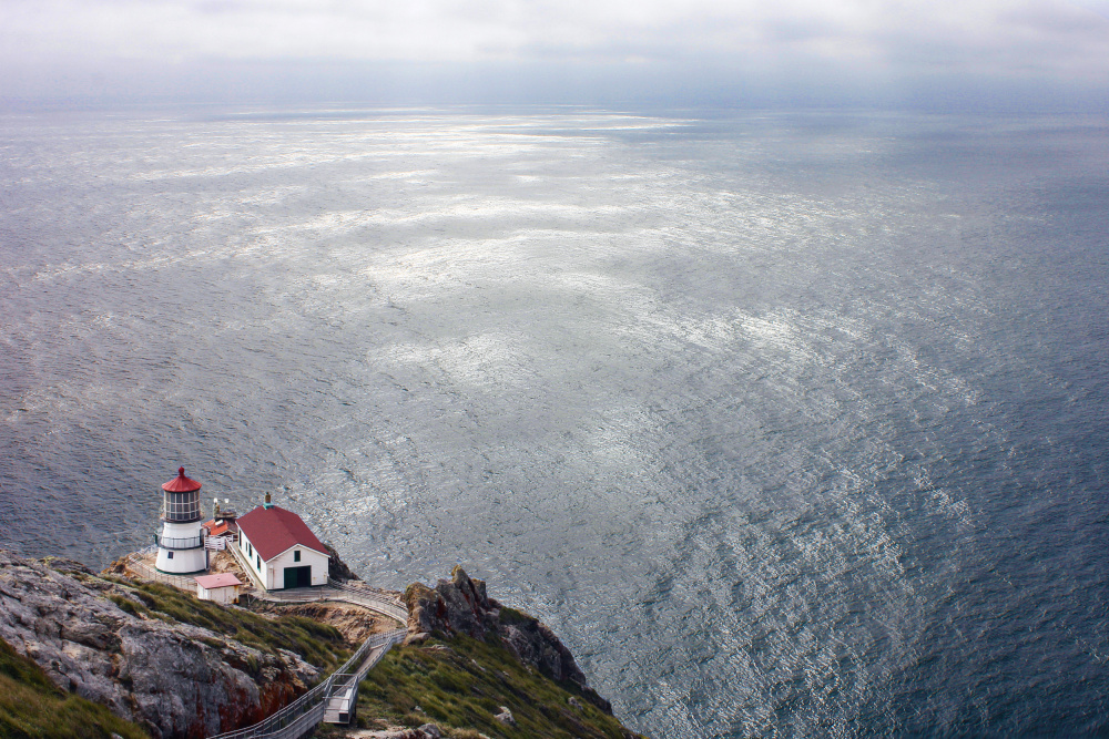 On the Edge of the Earth von Samuel Vovsi