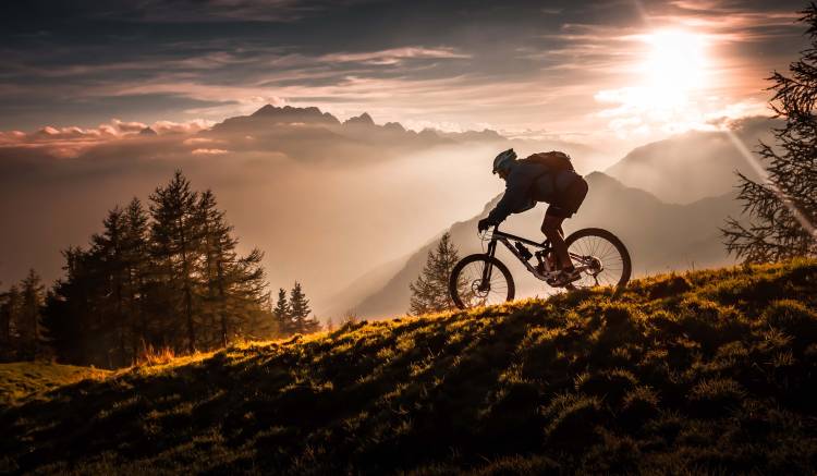 Golden hour biking von Sandi Bertoncelj