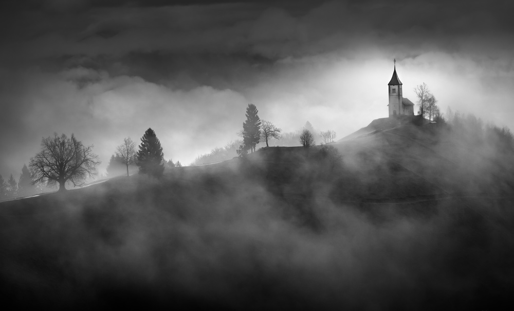 Misty way to the church von Sandi Bertoncelj