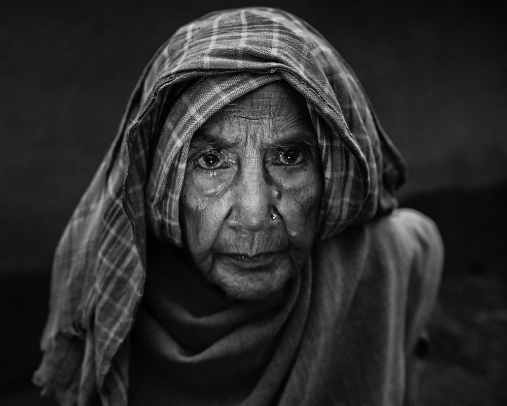 OLD LADY von Sanghamitra Bhattacharya