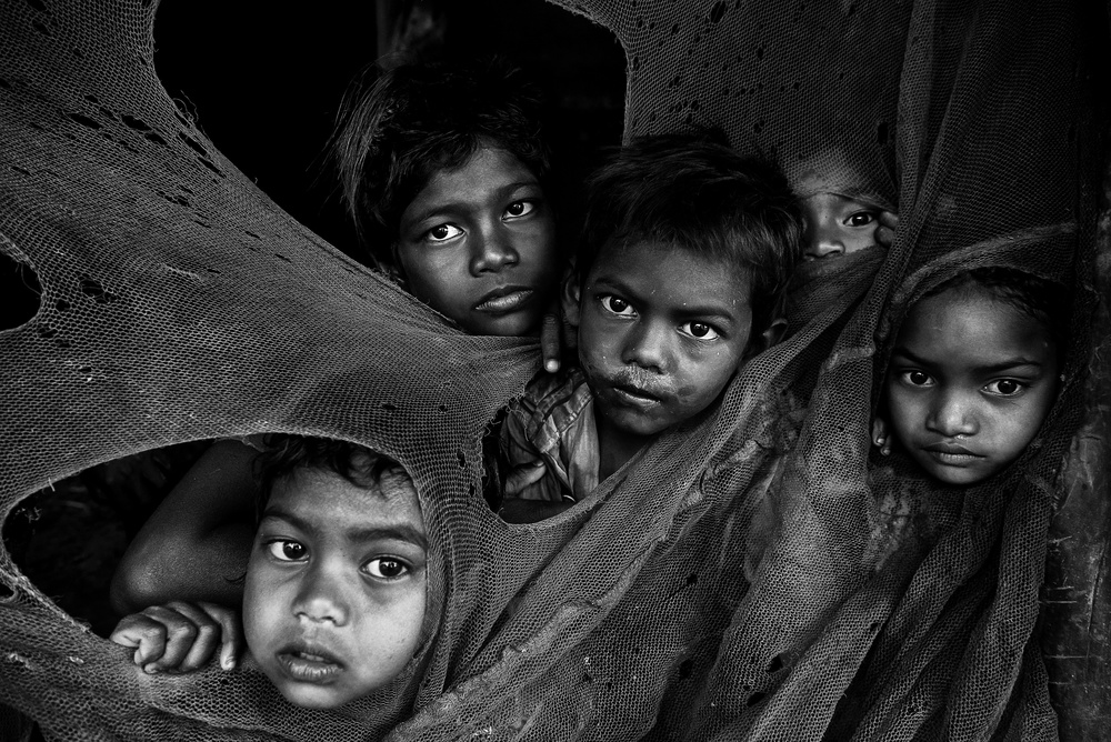 EYES von Sanghamitra Bhattacharya