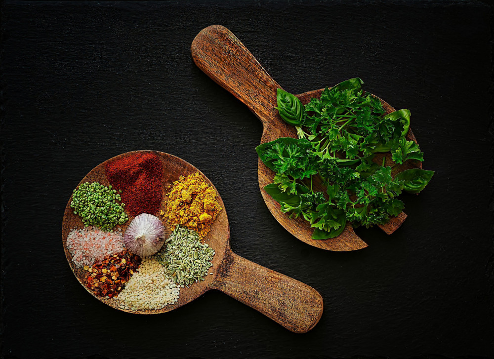 Cheerful still-life  with spices and herbs 5 . von Saskia Dingemans