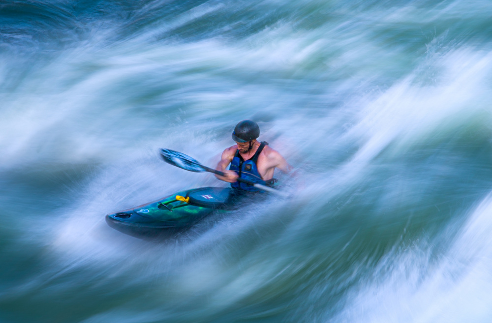 On The Waves von Sayyed Nayyer Reza