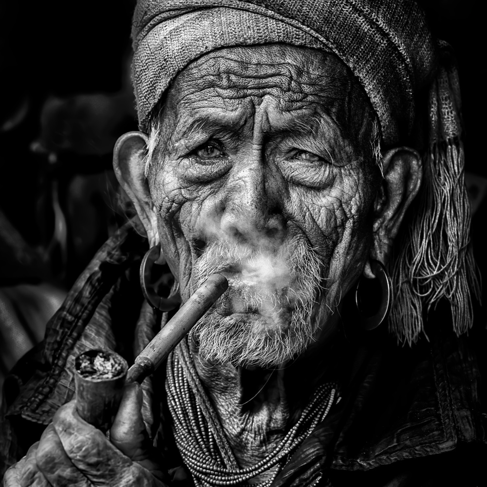 Elderly smoker von Sergio Pandolfini