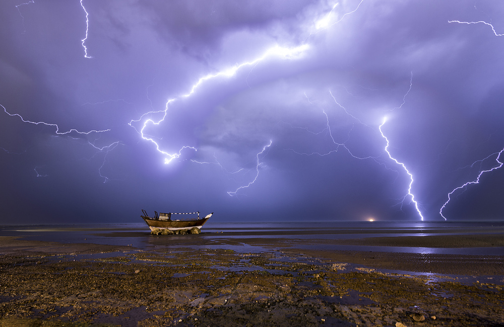 The Dance Of Lights von Shahin Buzarjomehri