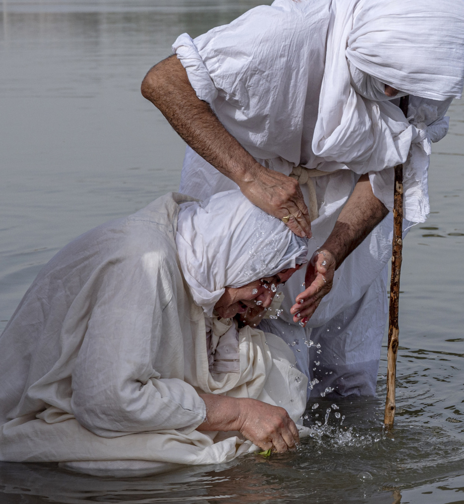 Mandaeans baptism ritual von Shahla Khodadadi