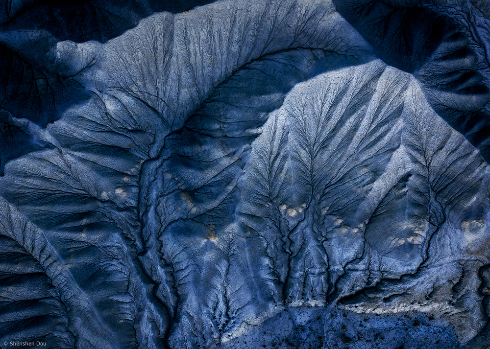 The embroidered land von Shenshen Dou