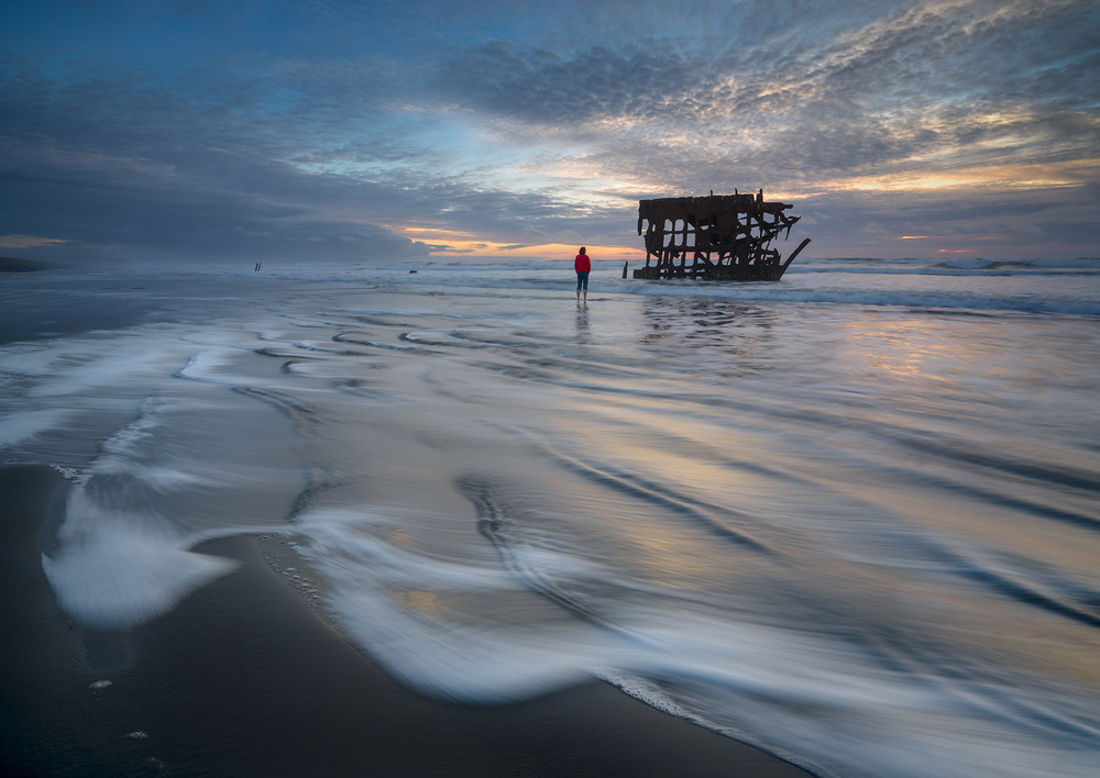 A shipwreck von Shenshen Dou