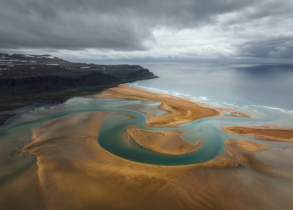 A circuitous creek von Shenshen Dou