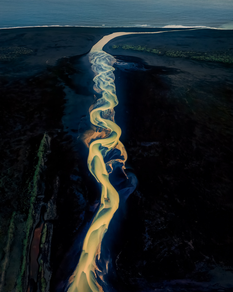 River under twilight von Shenshen Dou