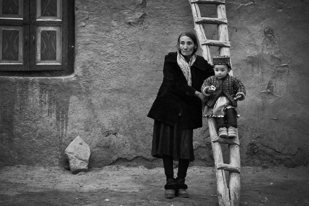 Grandma and I - Chinese Tajiks von Shirley Shen