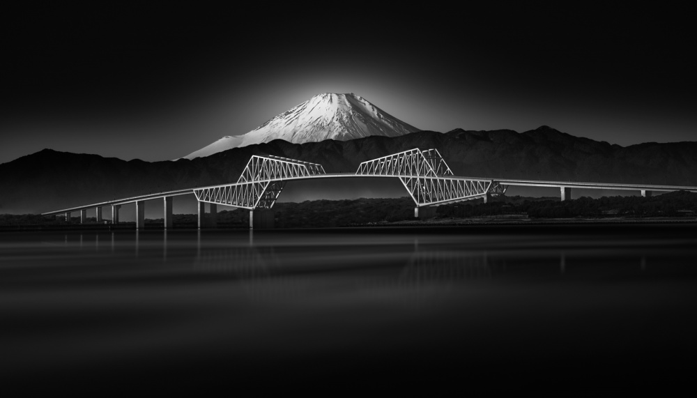 Mount Fuji and Gagebridge von Shuchuan Liu