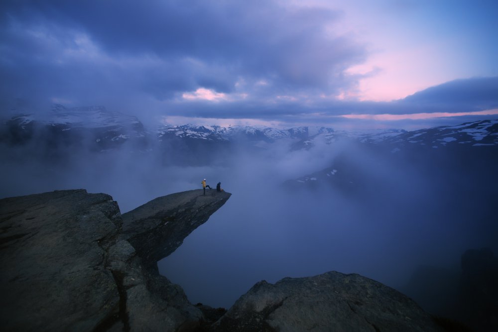 Dangerous games on Trolltunga von Siarhei Mikhaliuk *