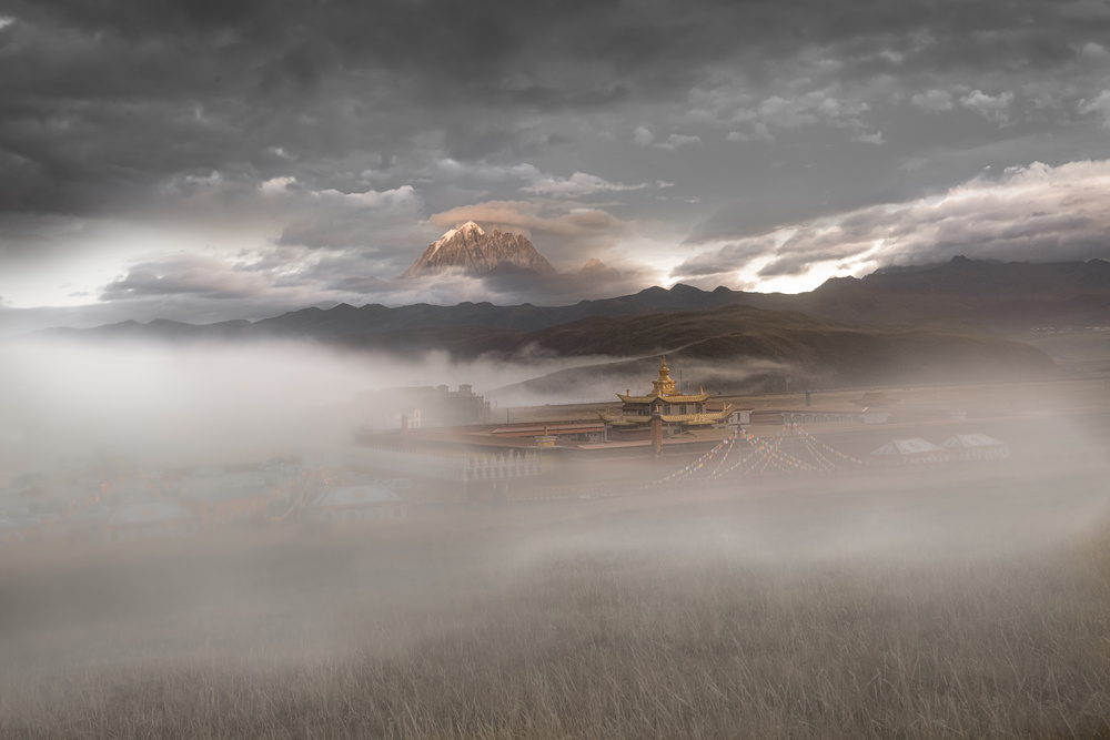 Muya pagoda and Yala snow mountain von Simoon