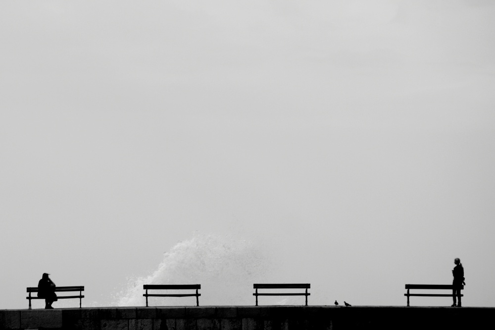 On the breakwater von Simun Ascic