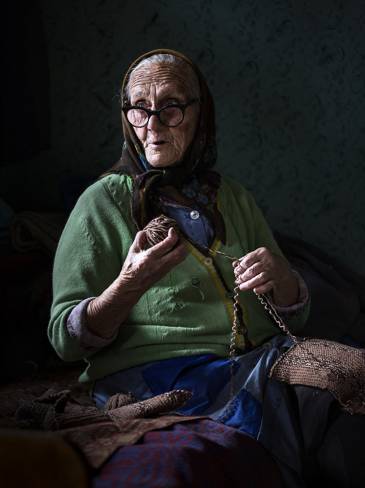 A Portrait of an Old Lady von Sorin Onisor