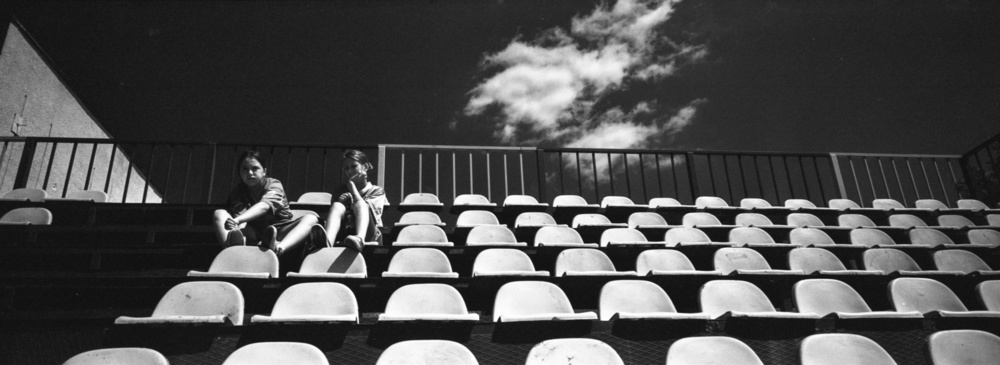 Oina spectators von Sorin Vidis