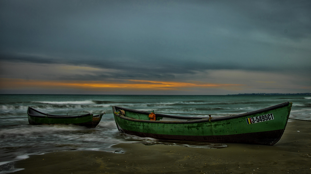 dawn on the beach von Stefan Racaru